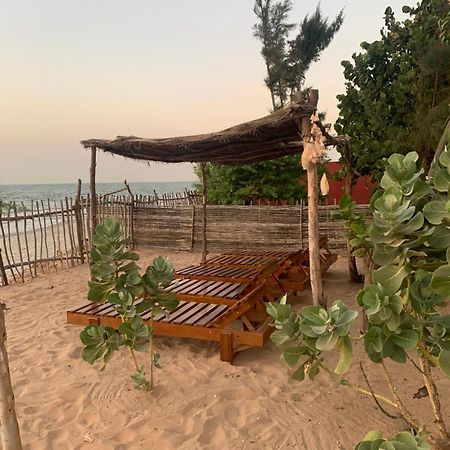 Case Beach Ngalou Sessene Luaran gambar