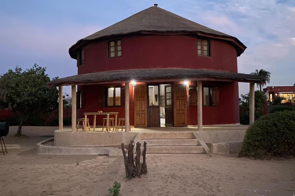 Case Beach Ngalou Sessene Luaran gambar